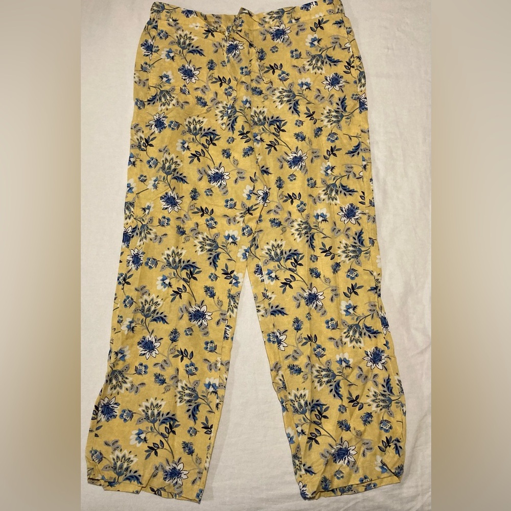 Coldwater Creek Linen Blend Yellow Pull On Pants with Blue Floral Design
